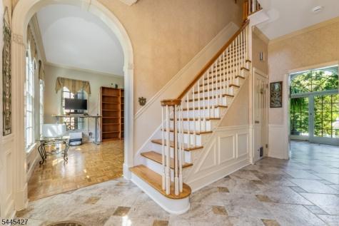 38 Larsen Road East Amwell NJ 08551