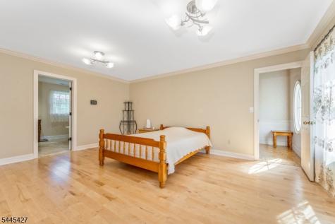 38 Larsen Road East Amwell NJ 08551