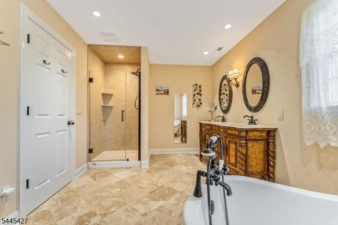 38 Larsen Road East Amwell NJ 08551