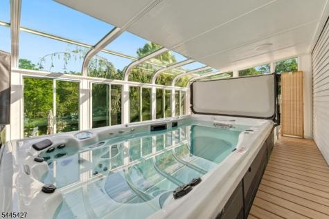 38 Larsen Road East Amwell NJ 08551