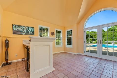 38 Larsen Road East Amwell NJ 08551
