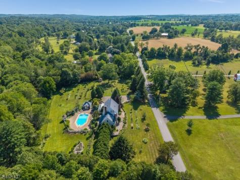 38 Larsen Road East Amwell NJ 08551
