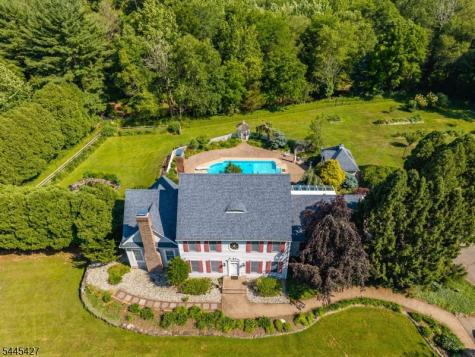 38 Larsen Road East Amwell NJ 08551