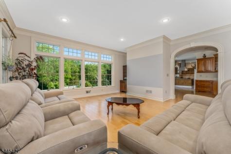 38 Larsen Road East Amwell NJ 08551