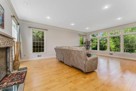 38 Larsen Road East Amwell NJ 08551