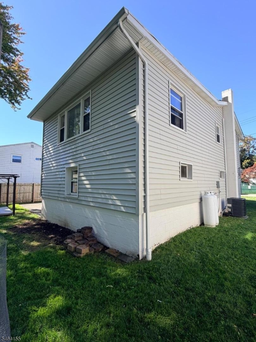 21 Tobyhanna Trail Hopatcong NJ 07843