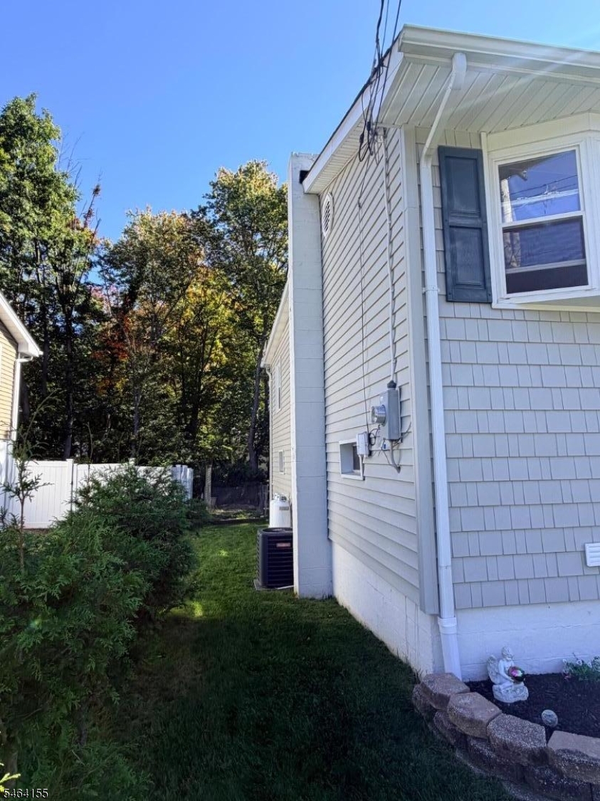 21 Tobyhanna Trail Hopatcong NJ 07843