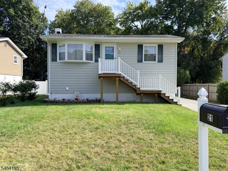 21 Tobyhanna Trail Hopatcong NJ 07843