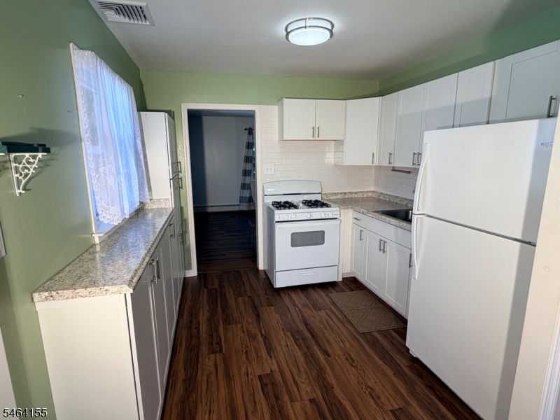 21 Tobyhanna Trail Hopatcong NJ 07843