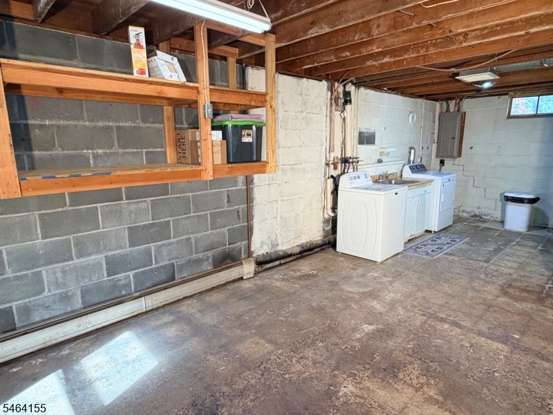 21 Tobyhanna Trail Hopatcong NJ 07843