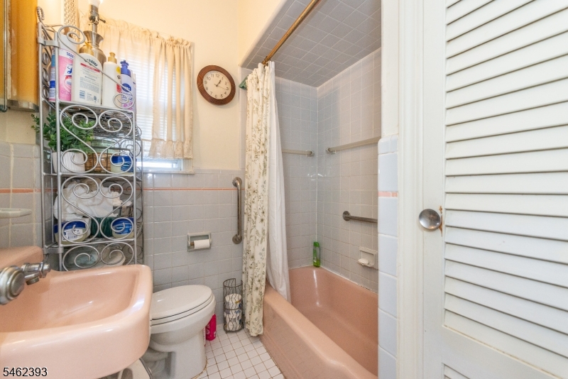 117 Grace Street Roselle NJ 07203