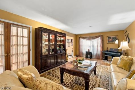 9 Hunting Meadow Court Rockaway NJ 07866
