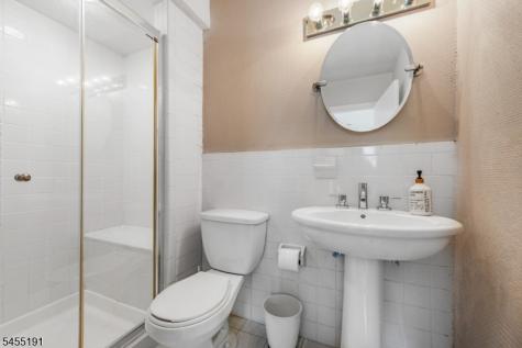 17 Westland Road Verona NJ 07044