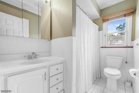 17 Westland Road Verona NJ 07044