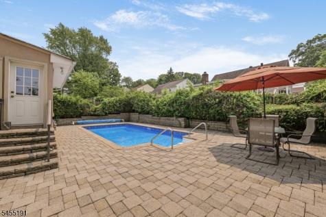 17 Westland Road Verona NJ 07044