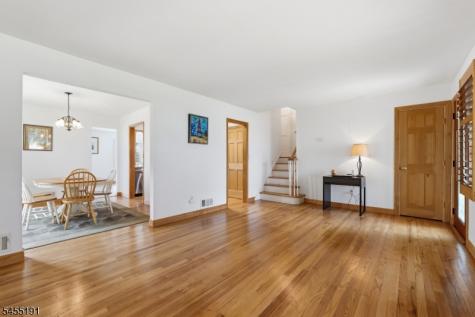 17 Westland Road Verona NJ 07044