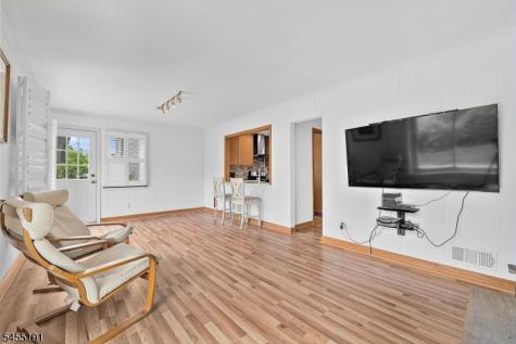 17 Westland Road Verona NJ 07044