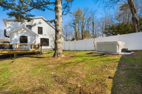 208 Annisquam Road Vernon NJ 07422
