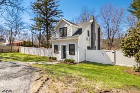 208 Annisquam Road Vernon NJ 07422