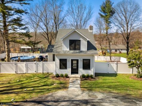 208 Annisquam Road Vernon NJ 07422