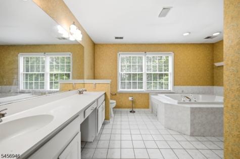 5 Homestead Road Frelinghuysen NJ 07821