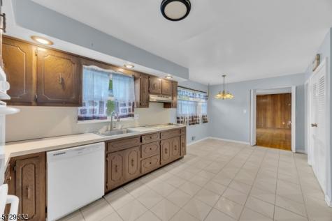 712 Moses Drive Rahway NJ 07065