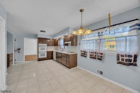 712 Moses Drive Rahway NJ 07065