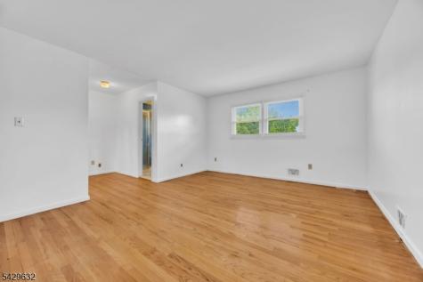 712 Moses Drive Rahway NJ 07065