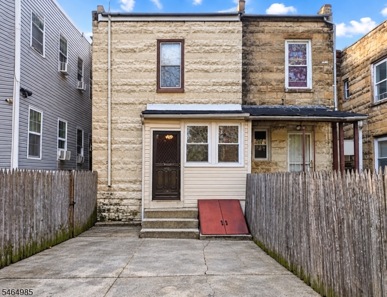 22 Willoughby Street Newark NJ 07112