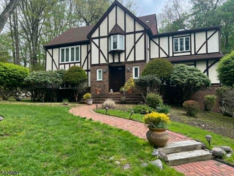 732 Mardinly Avenue Franklin Lakes NJ 07417