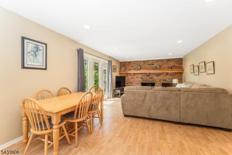 14 Lexington Road Clinton NJ 08801