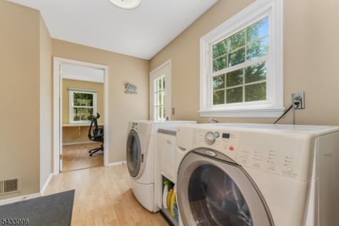 14 Lexington Road Clinton NJ 08801