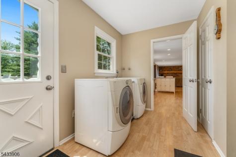 14 Lexington Road Clinton NJ 08801