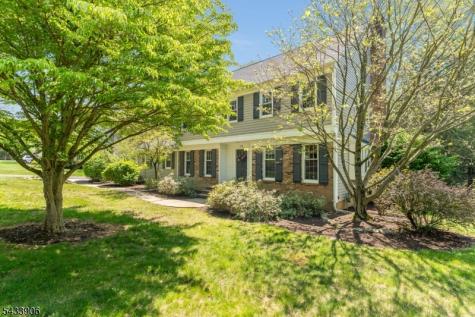 14 Lexington Road Clinton NJ 08801
