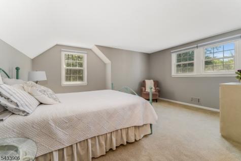 14 Lexington Road Clinton NJ 08801