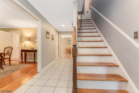 14 Lexington Road Clinton NJ 08801