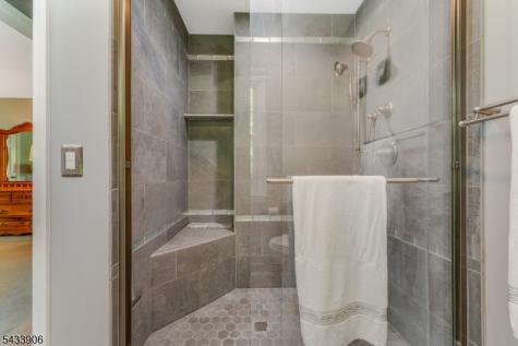 14 Lexington Road Clinton NJ 08801