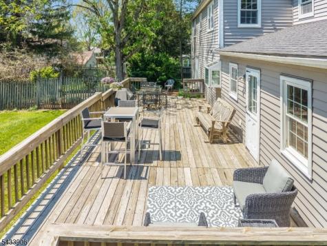 14 Lexington Road Clinton NJ 08801