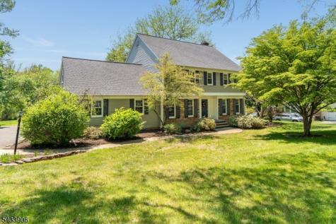 14 Lexington Road Clinton NJ 08801