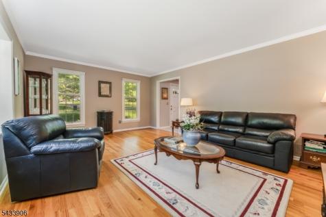 14 Lexington Road Clinton NJ 08801