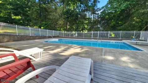 29 Fox Trail Hardyston NJ 07460