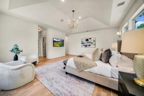 4 Garden Court Hohokus NJ 07423
