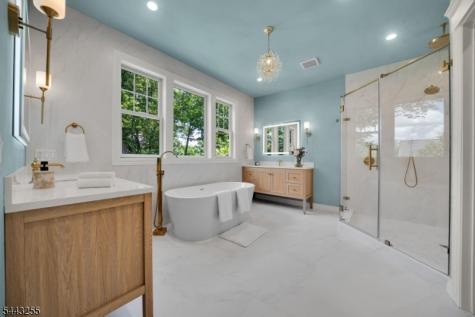 4 Garden Court Hohokus NJ 07423