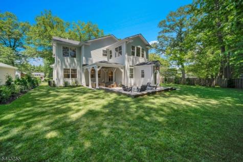 4 Garden Court Hohokus NJ 07423