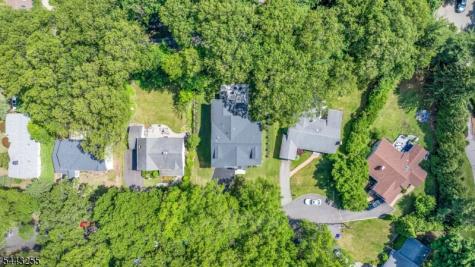 4 Garden Court Hohokus NJ 07423