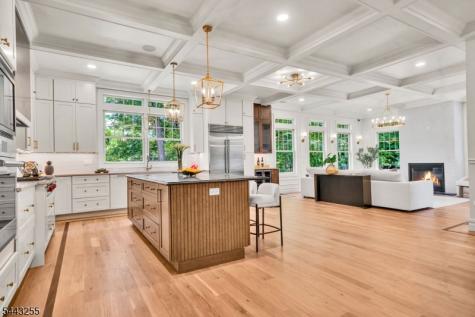 4 Garden Court Hohokus NJ 07423