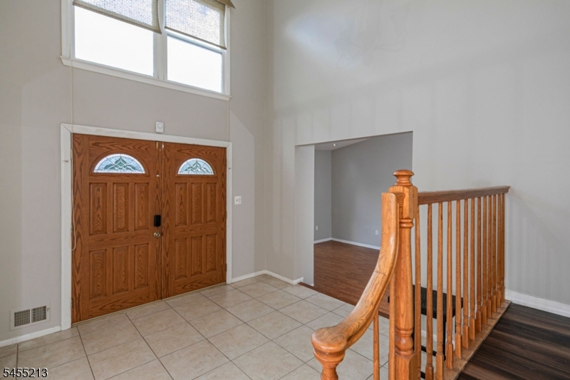 9 Chipwood Lane North Brunswick NJ 08902