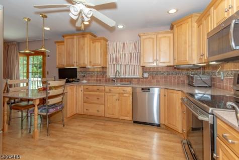 28 Elizabeth Drive Wantage NJ 07461