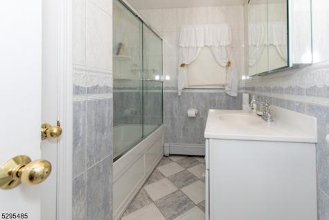 28 Elizabeth Drive Wantage NJ 07461