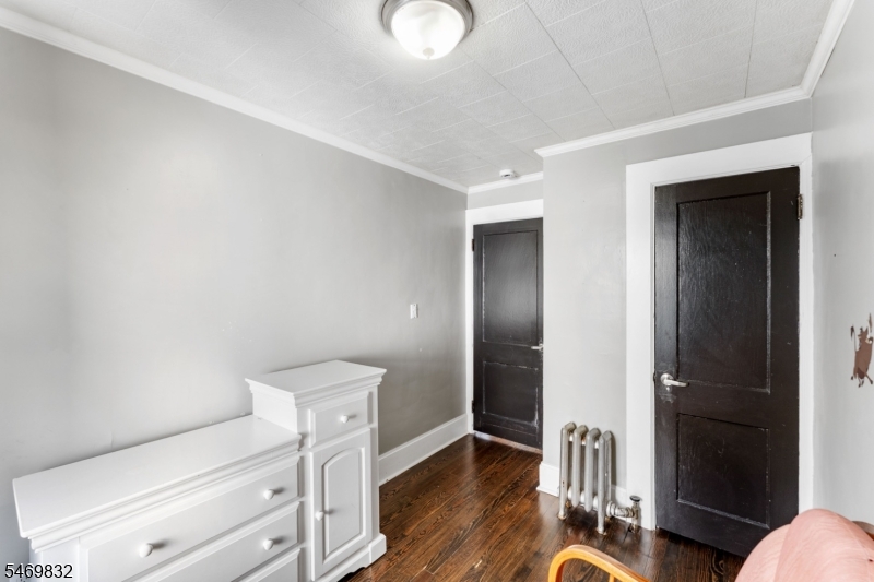 830 Gibbons Court Elizabeth NJ 07202